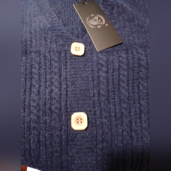 NWT Cashmere Navy Pullover Sweater Size L/XL - Picture 3 of 7